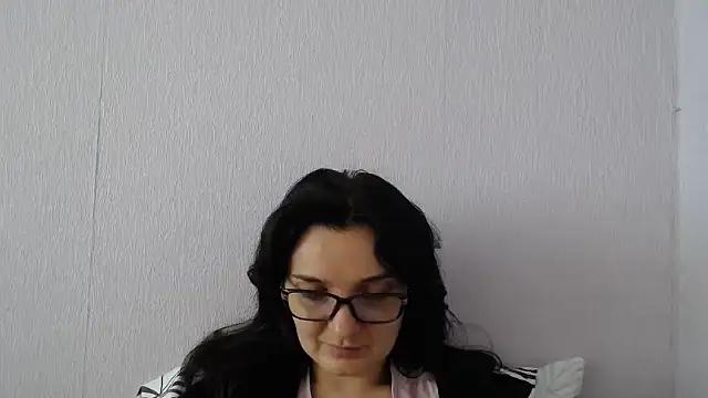 Shiny_gine live XXX chat