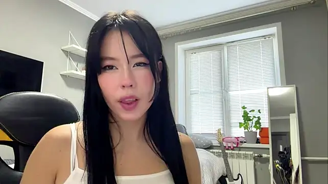AmiKite - sexy bodytour on bed