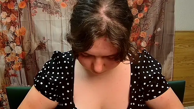 NeonilaLisova Adlı Modelin Canlı XXX Sohbeti