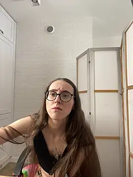 MartiniiSelenna's Live XXX Chat