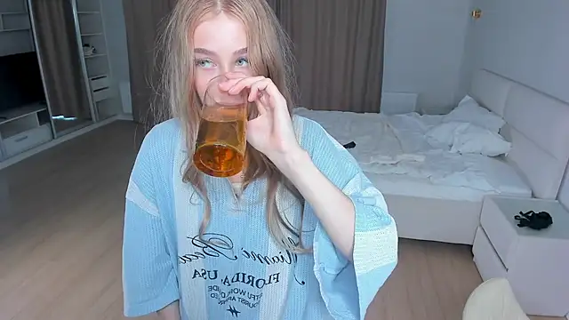 JunieAmert Live XXX-Chat