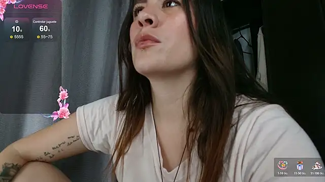 ImSophieFoxのライブXXXチャット