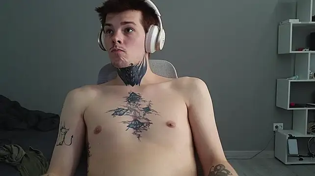 DENIS_HEREn Live XXX chat