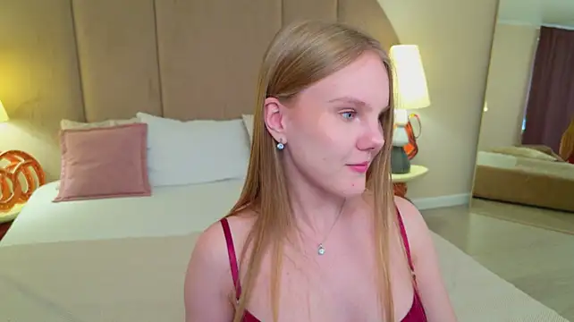 Lili_Lohan Adlı Modelin Canlı XXX Sohbeti