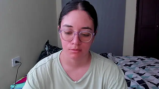 atenas_05_'s Live XXX Chat