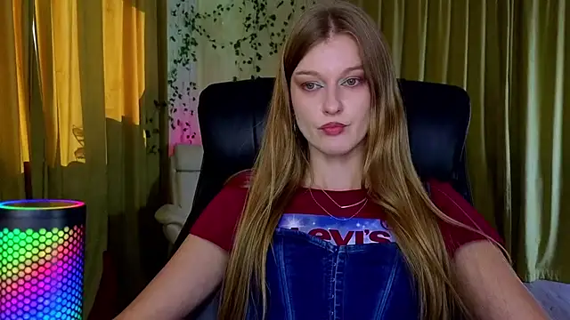 MysticVenus_ Adlı Modelin Canlı XXX Sohbeti