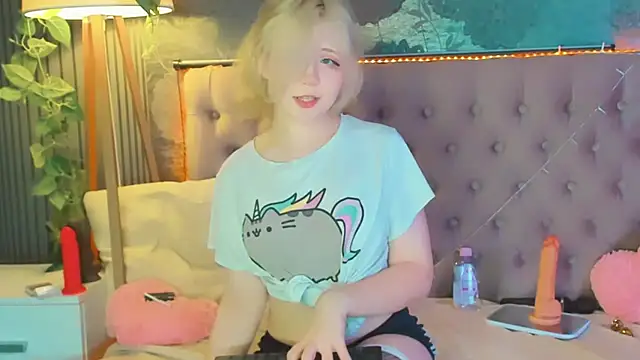 XXX chat uživo modela EmilyAngells