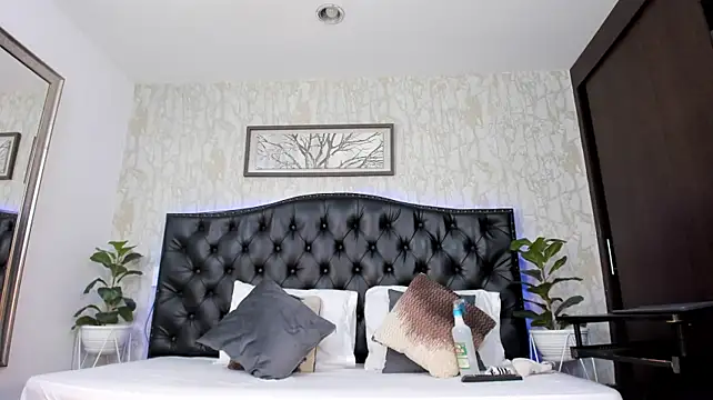 MattDevon Adlı Modelin Canlı XXX Sohbeti