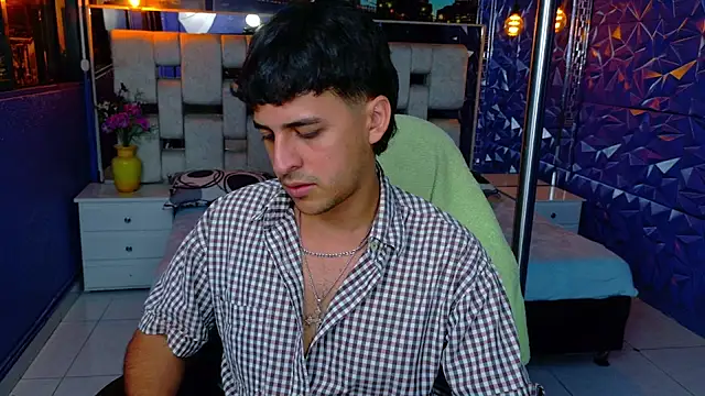 Chat XXX ao vivo de ian_sprouse