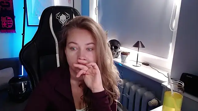 holly_xglam Chat XXX in diretta
