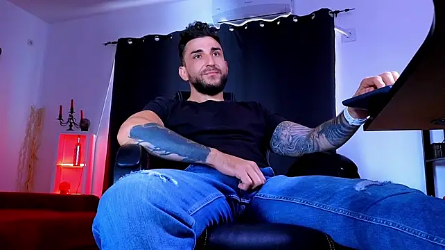 MightyAaron66 Chat XXX live