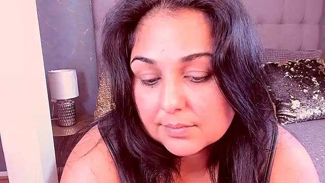 SelenaNoctis' Live XXX Chat
