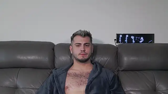 XXX chat uživo modela CrazyDom1