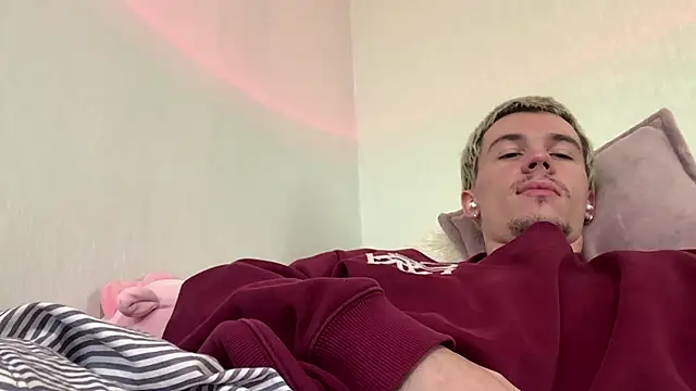 Jeremy1Scott Chat XXX live