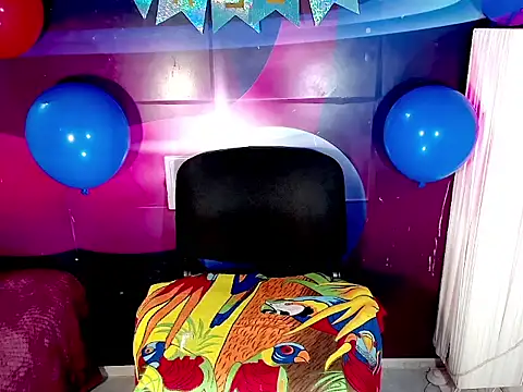 XXX chat uživo modela KeysyCFire
