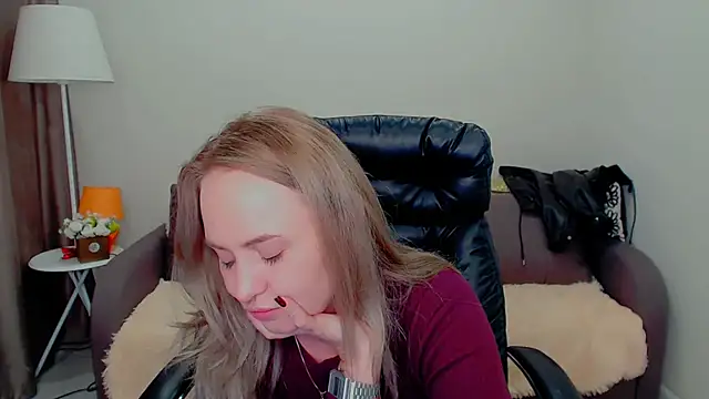 LiluMoon__ Adlı Modelin Canlı XXX Sohbeti