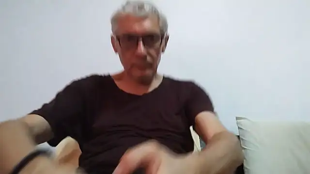 BIGUNCUTHARDCOCK Live XXX Chat