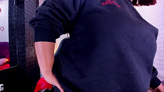Urax_Cookie élő XXX-chatje