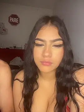 Živý XXX chat LulyTits