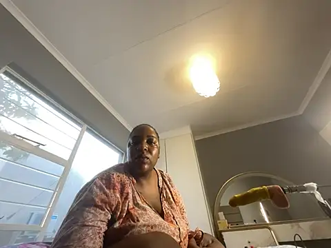 Kinkyphatass XXX чат на живо