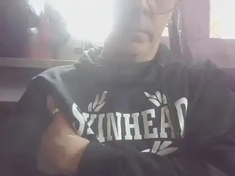 SHARPSkinhead live XXX chat