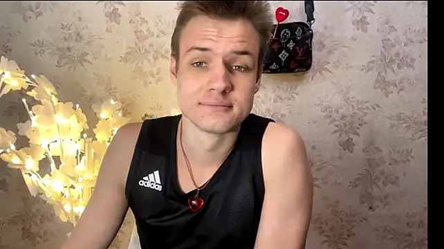 XXX chat uživo modela BigBabyMax