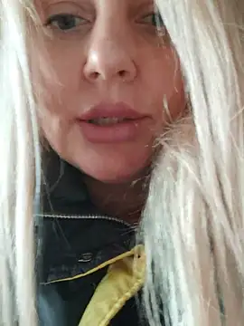 LadyLolyPop_ লাইভ XXX চ্যাট