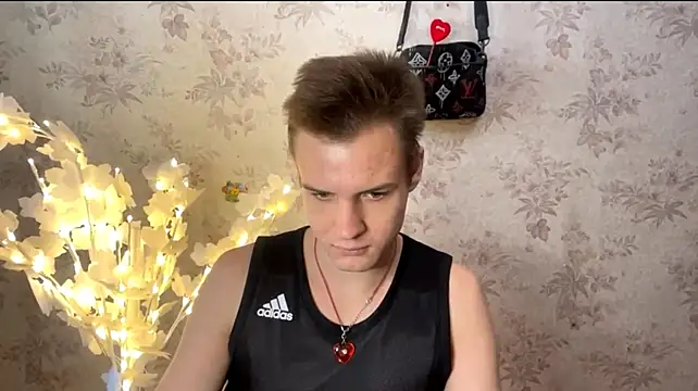 XXX chat uživo modela BigBabyMax