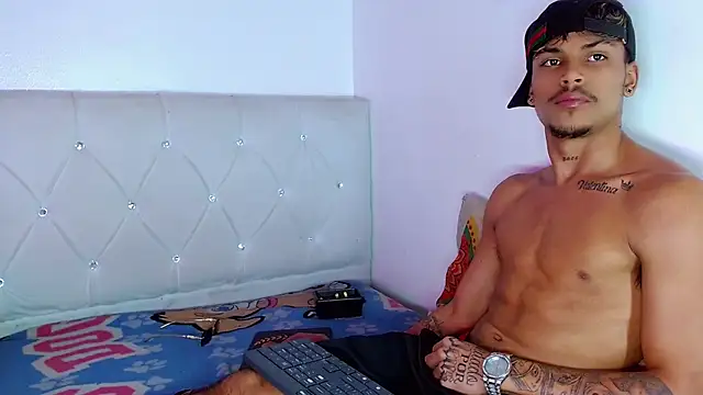 XXX chat uživo modela Angel_foxc13