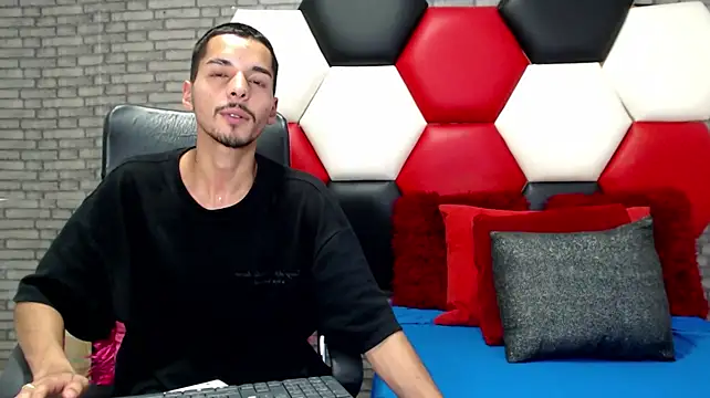 Thristan05: онлайн-секс-чат
