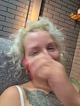 KateMonroe's Live XXX Chat