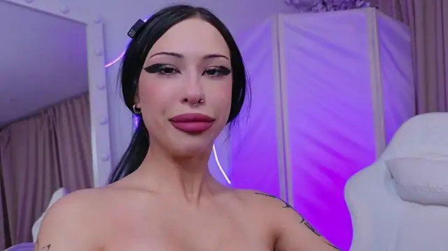 venomeowww__ Chat XXX in diretta