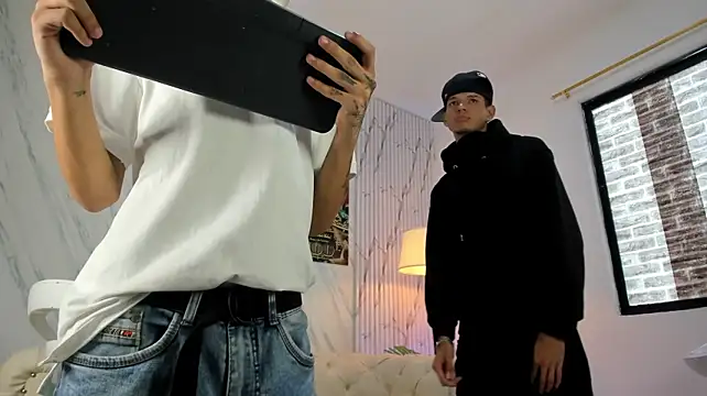 Chatroom XXX en direct de COOL_BOYS2