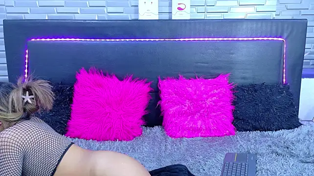 Živý XXX chat SeraphynLuxora