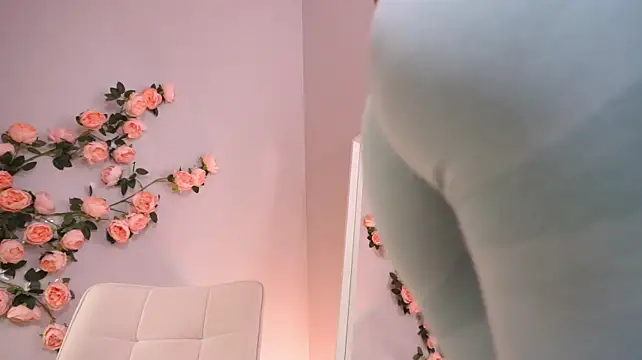 YayMaya's Live XXX Chat
