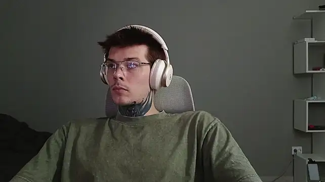 צ'אט XXX בשידור חי של DENIS_HERE