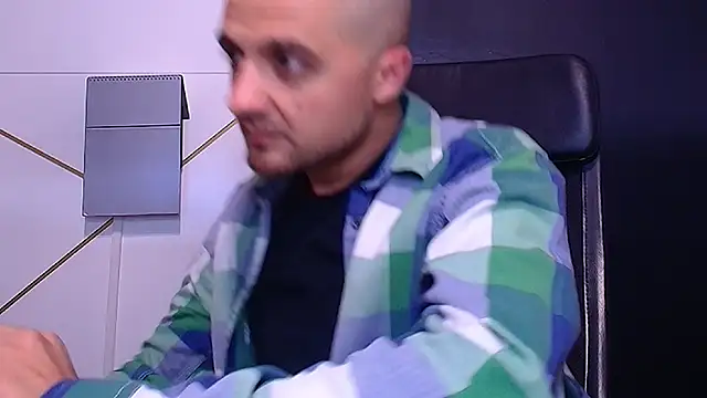 Chat XXX en directo de JamesMyerss