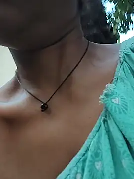 Sweet-runi লাইভ XXX চ্যাট