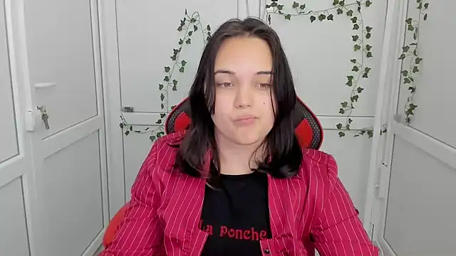 Caroline_cutte Adlı Modelin Canlı XXX Sohbeti