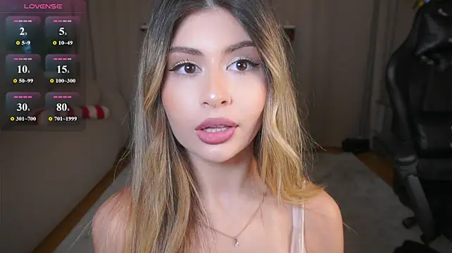 GeorginaHarn - Close-up of pouty lips, wet them slowly