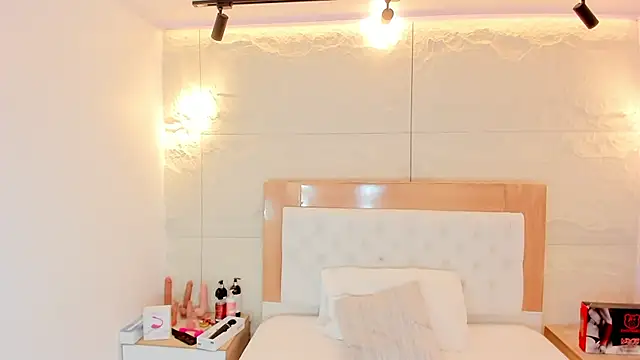 NINAMARTINS Adlı Modelin Canlı XXX Sohbeti