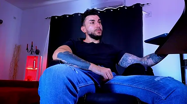 Czat XXX na żywo – MightyAaron66