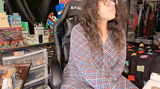 ShinyCherub Chat XXX live