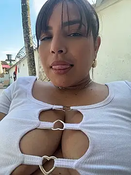 Sara-Vegaa's Live XXX Chat