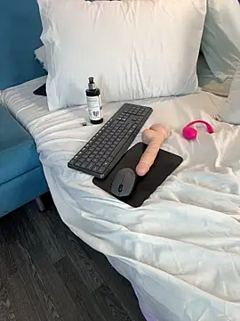 sofii_kitty_ Adlı Modelin Canlı XXX Sohbeti