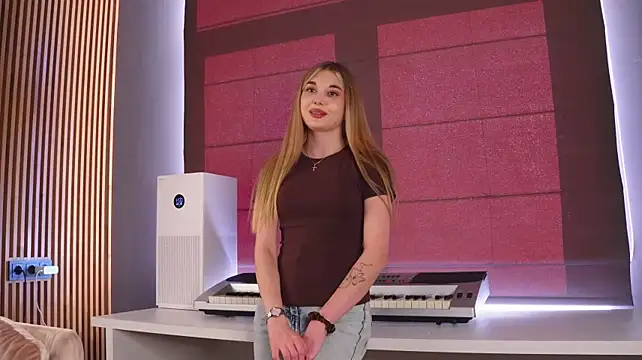 HarrietElrick - Air kiss^^
