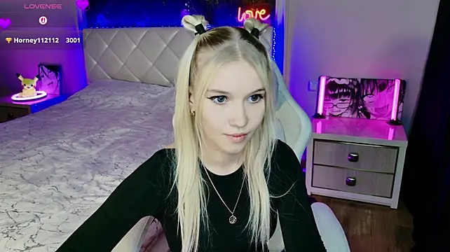 NaomiHita - suck a dildo + fuck a pussy