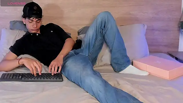 Ethan_Carter_ Chat XXX live