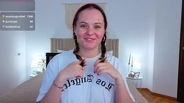 Magic_bunnyy_ - open pussy close to cam