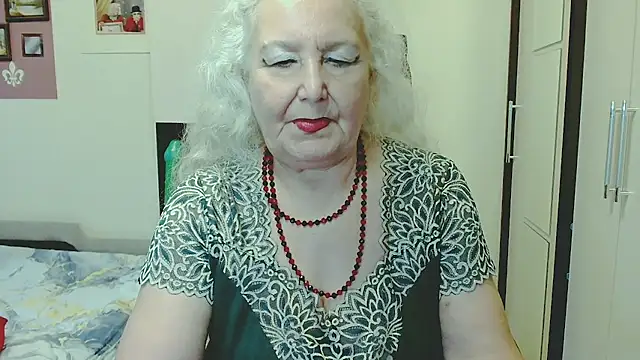 GrannyAlisa's Live XXX Chat